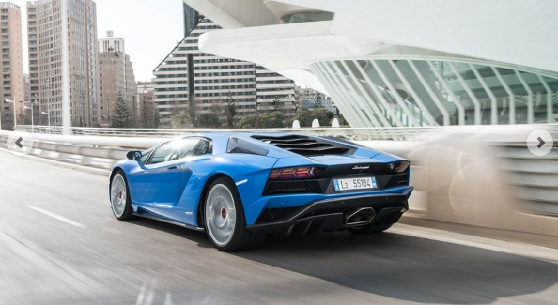 Mrekullia e fundit e prezantuar quhet Lamborghini Aventador S