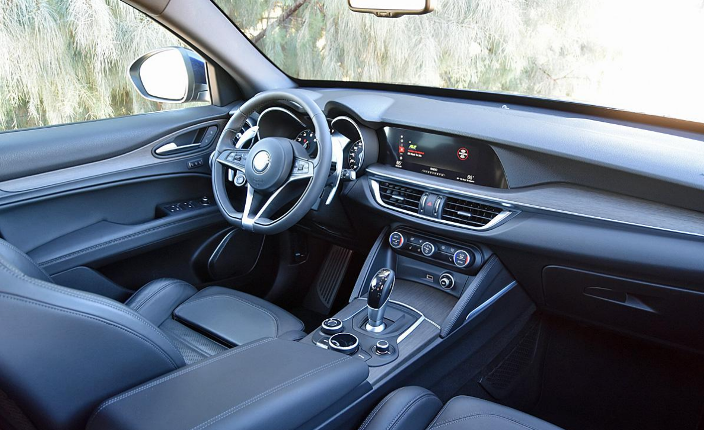 Alfa Romeo prezanton Stelvio Ti