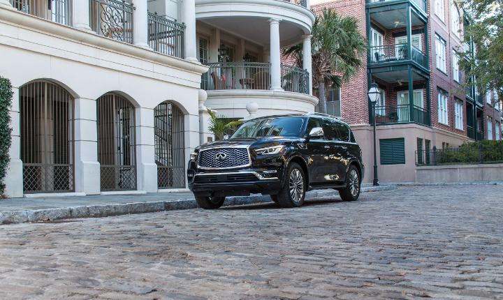 Infiniti prezanton modelin e mrekullueshm QX80