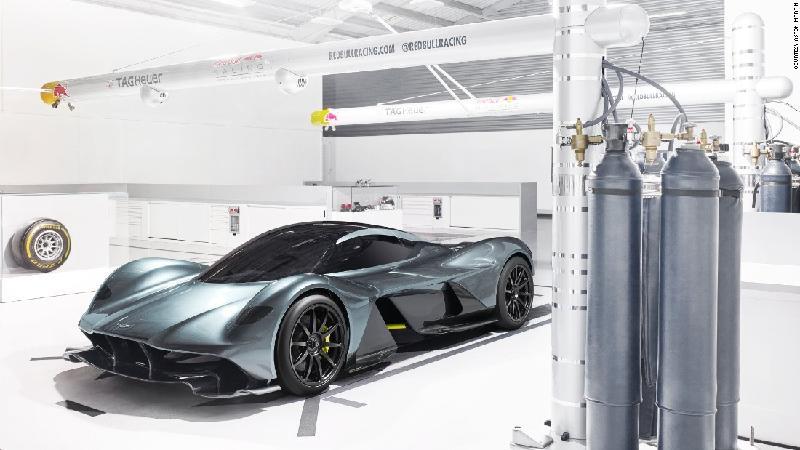 Super makina e prodhuar nga Aston martin