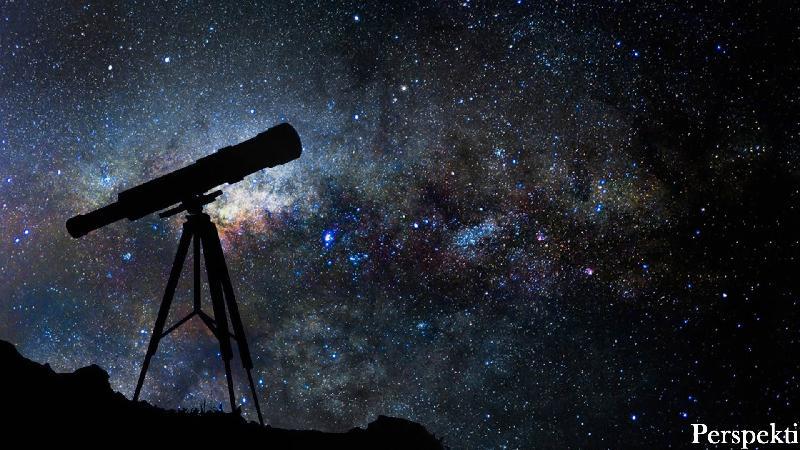 Astronomia është një shkencë që studion objekte qiellore të tilla si yjet, galaktikat, planetët, kometat dhe fenomene jashtë atmosferës së Tokës.