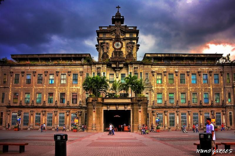 Universiteti i Santos Tomas, Filipine