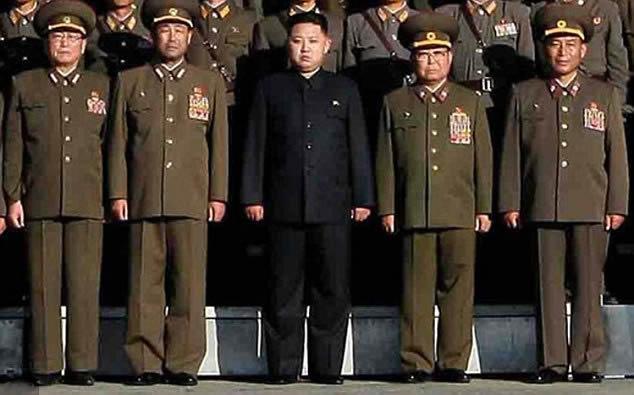 Kim Jong-Un, 2010: dy vite para se t� merrte pushtetit me gjeneralat
