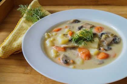 Supë e shpejtë me fasule dhe kërpudha.